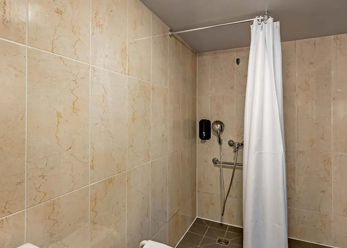 B&B Hôtel Quimper Nord Douarnenez